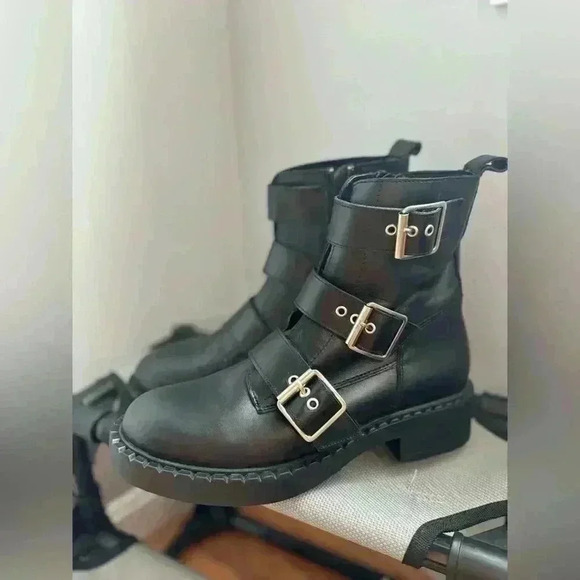 Steve Madden Arlette Triple Buckle Black Leather Combat Boot. Size 9.5 NWOB - Picture 3 of 7